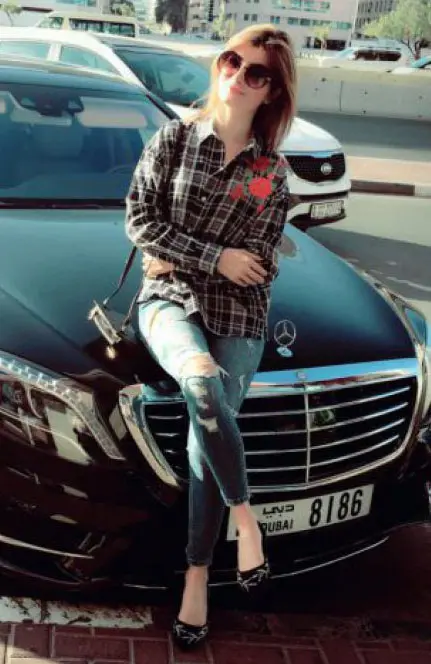 Independent University Girl - Photo 2