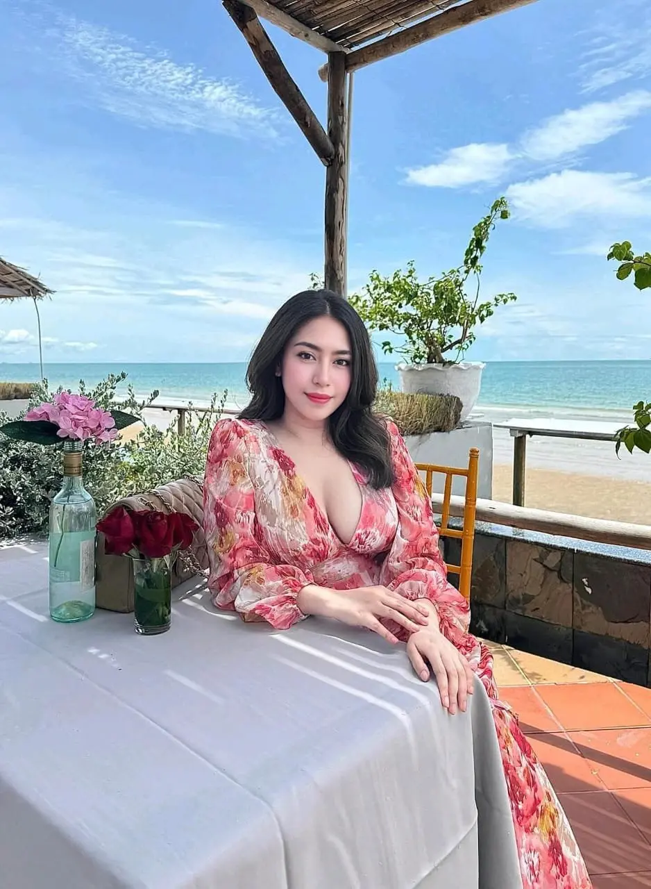 Vip Escort – Singaporean  - Photo 2