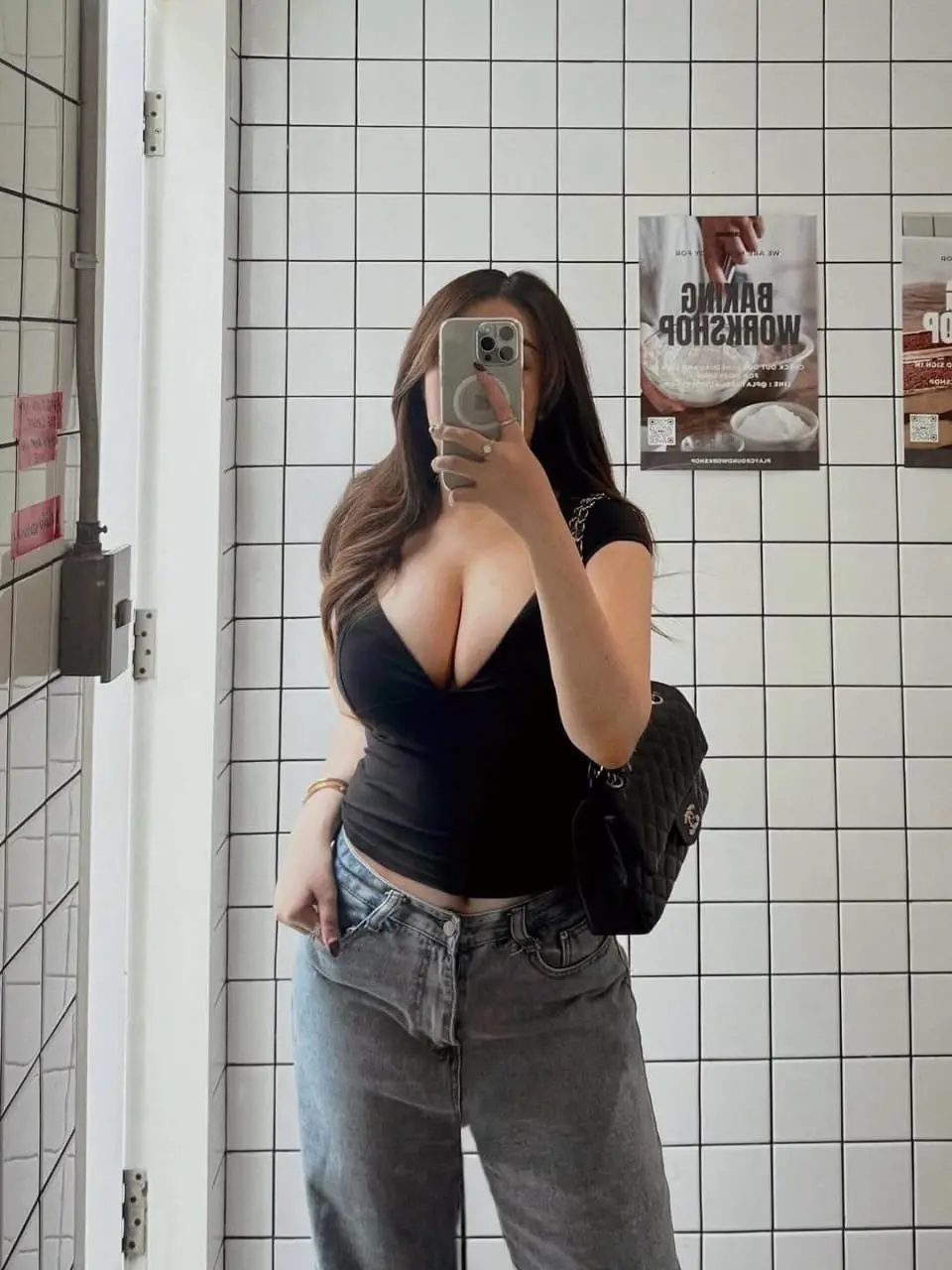 Vip Escort – Singaporean  - Photo 1