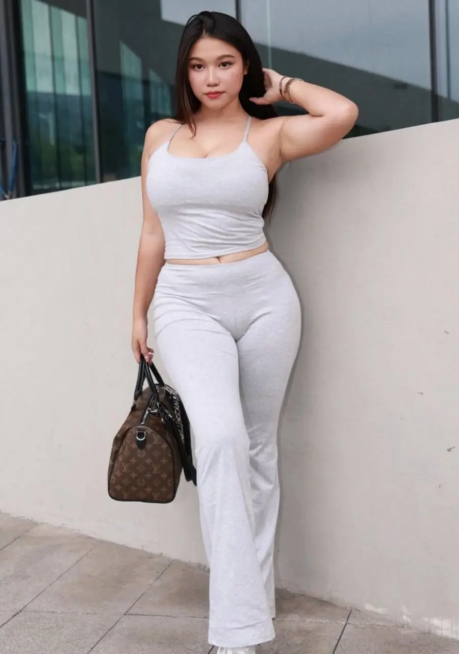 Curvy boobsie – Burmese - escort in Tokyo