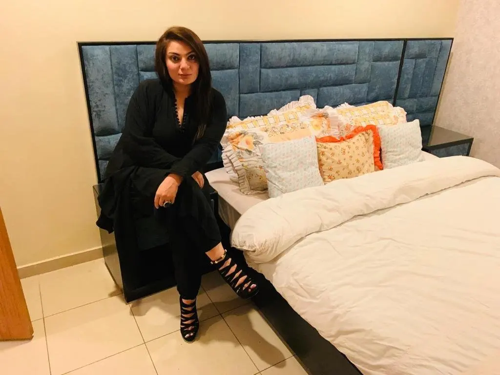 Ghazal Busty Milf – Indian escort  - Photo 1