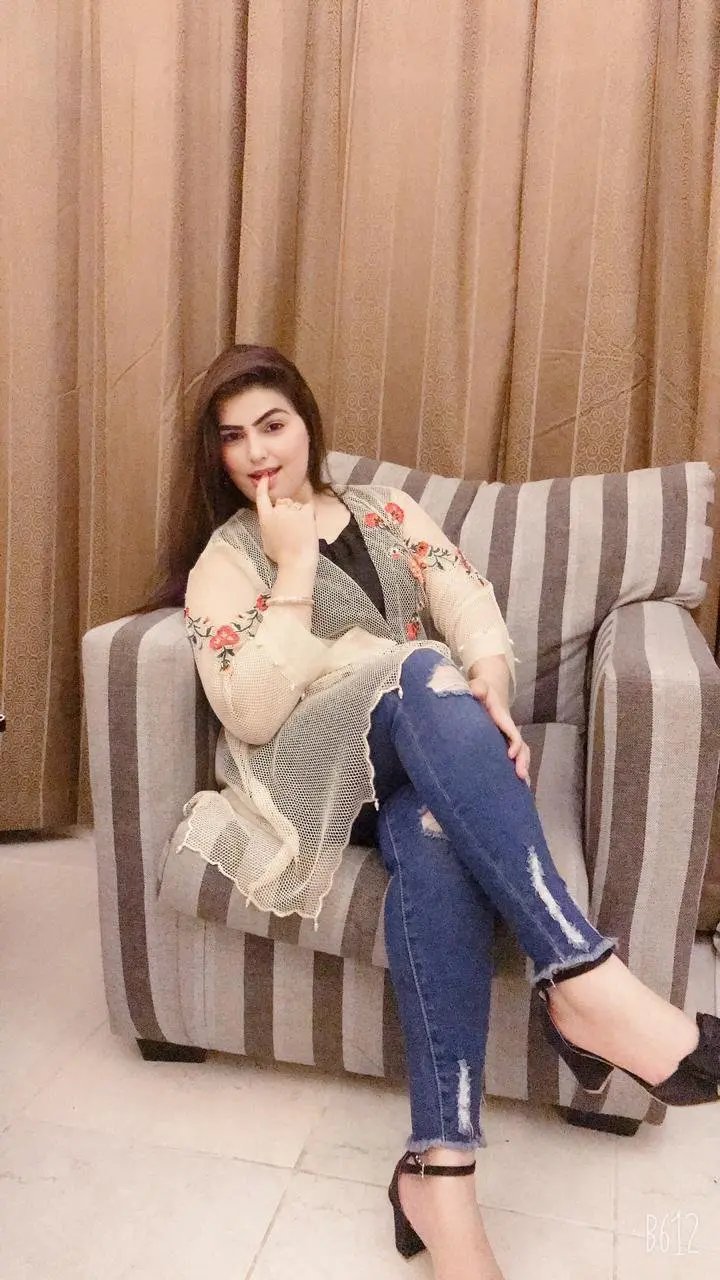 Misha Busty Milf Fujairah Escort Lady - Photo 2