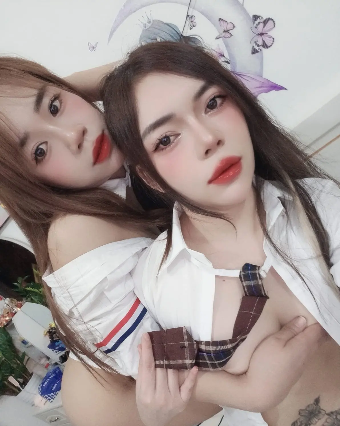 Abu Dhabi Group Sex + 3some Vip Girls - Photo 2