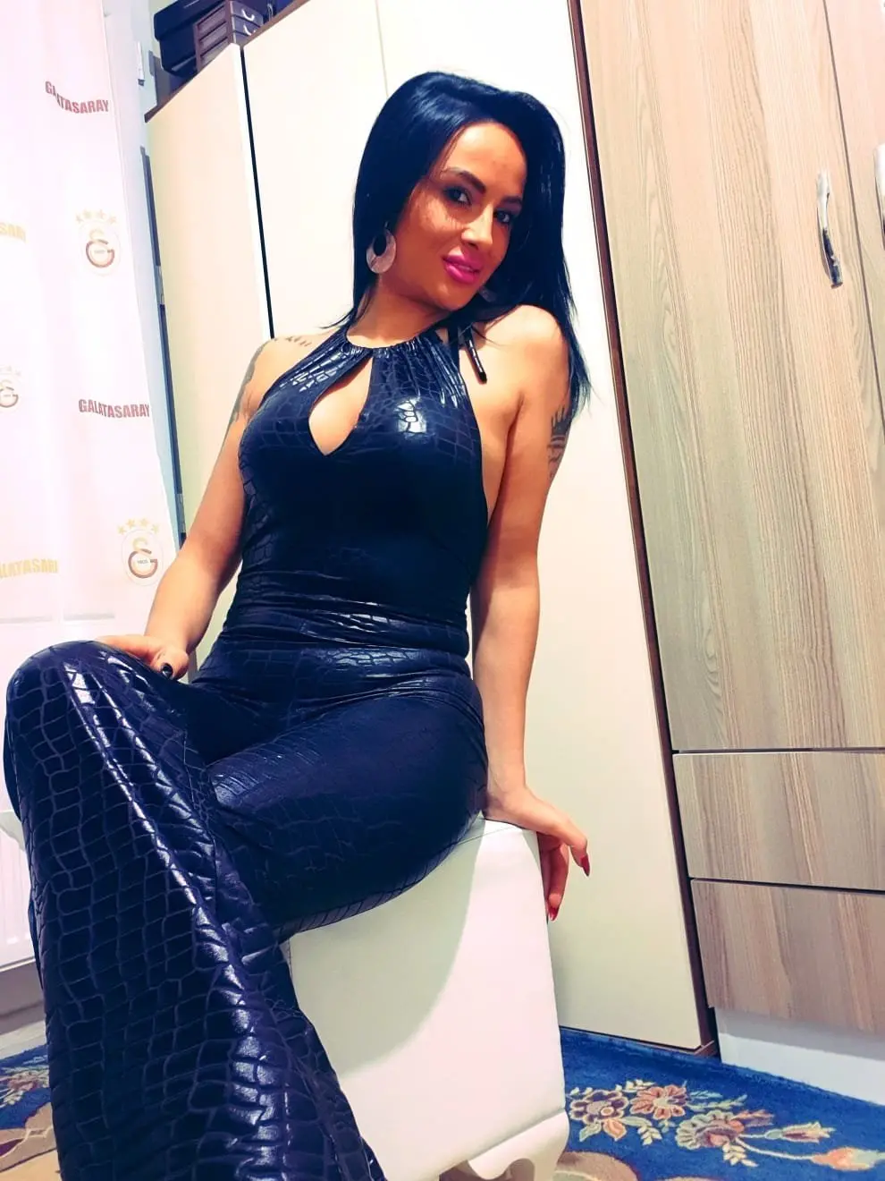 Sexy Kelly Vip – Indian  - Photo 1