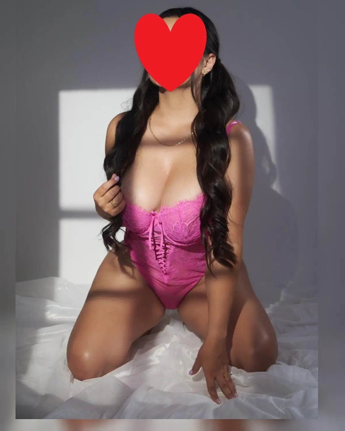 Indian Escort Girl 5 Star H - escort in Sharjah