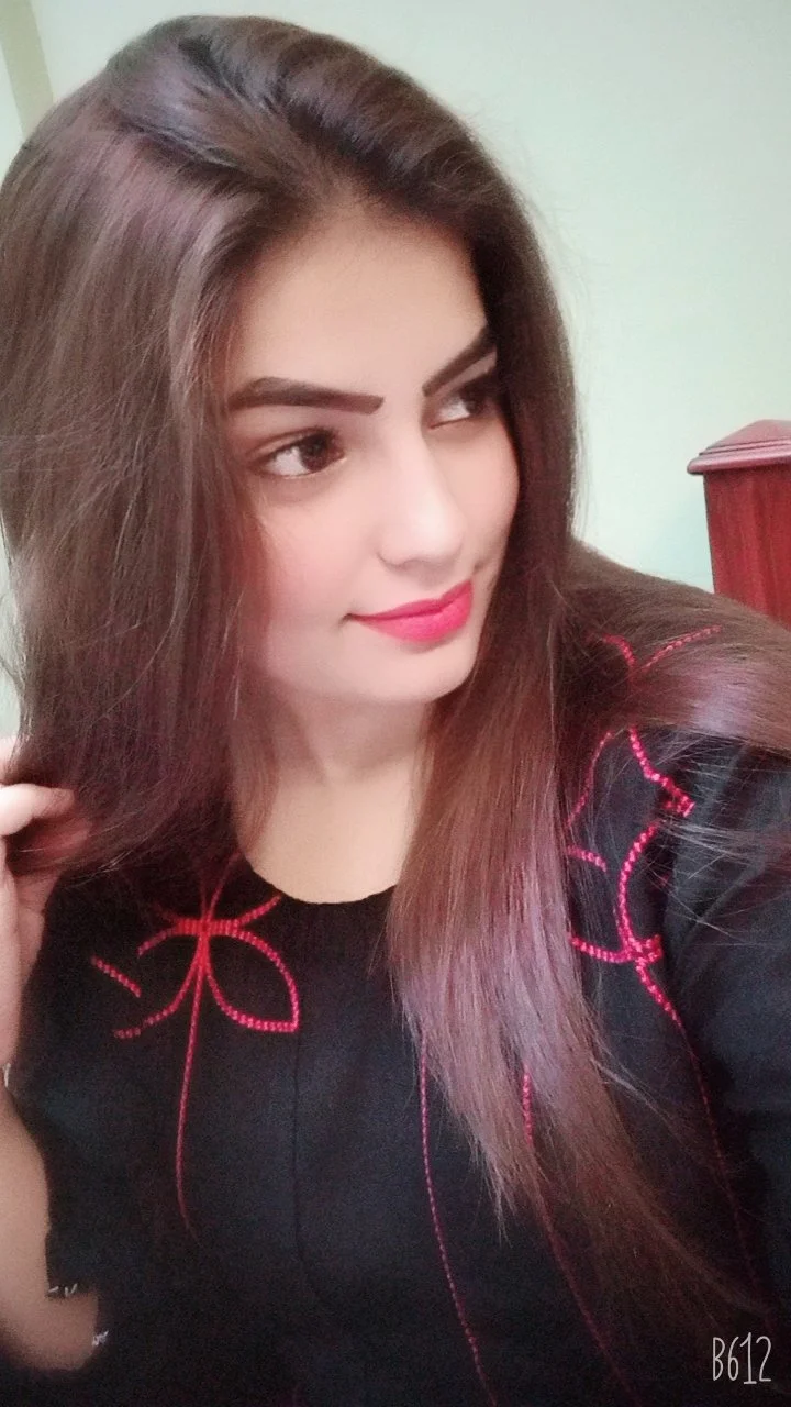 Harshita Busty Milf Indian escort  - Photo 1