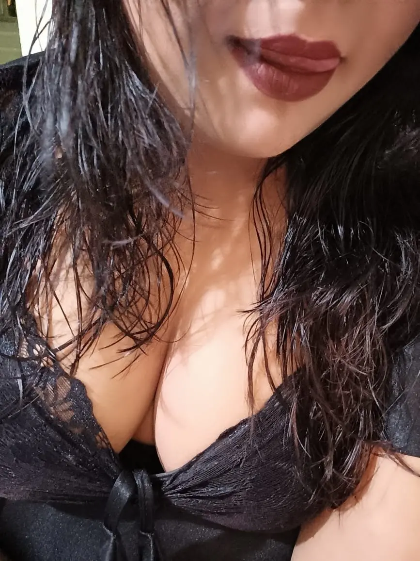 Surbhi Goyal ( Cam & Meetin - escort in Delhi