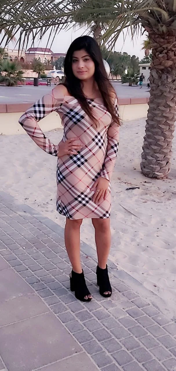 Varsha Busty Milf Indian escort  - Photo 1