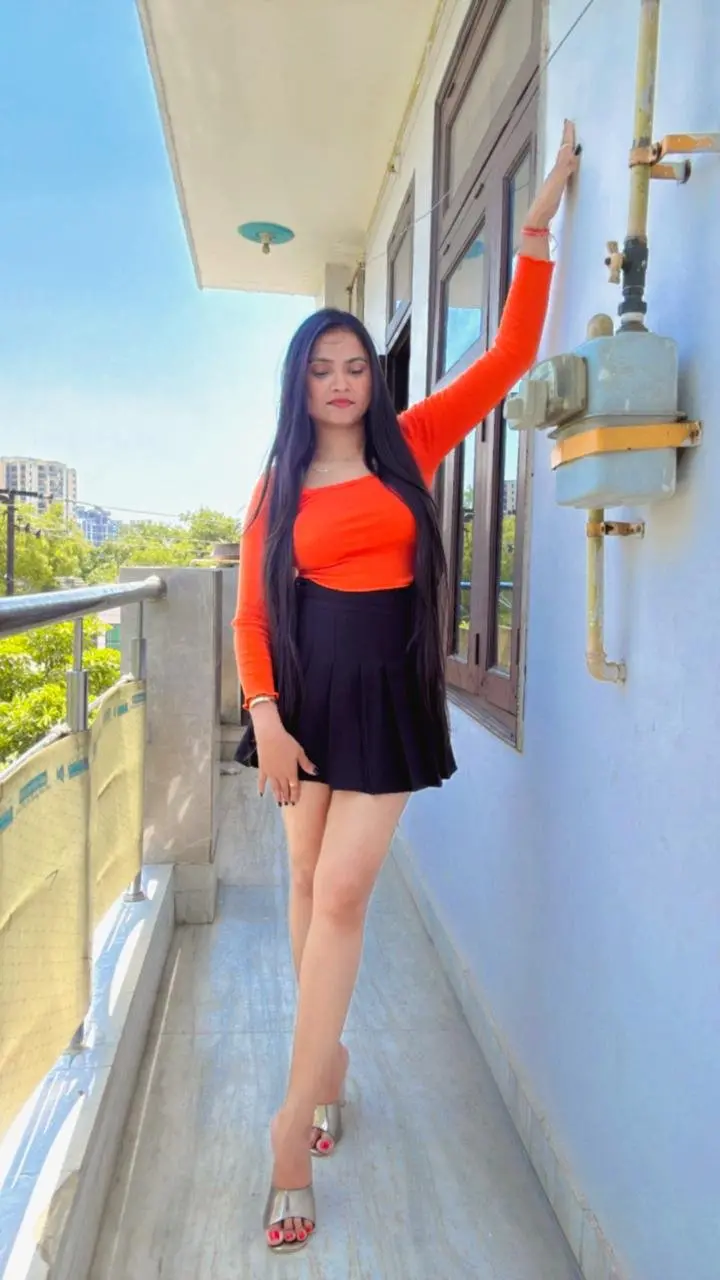 Cam or real meet – Indian escort in Kolk - Photo 1