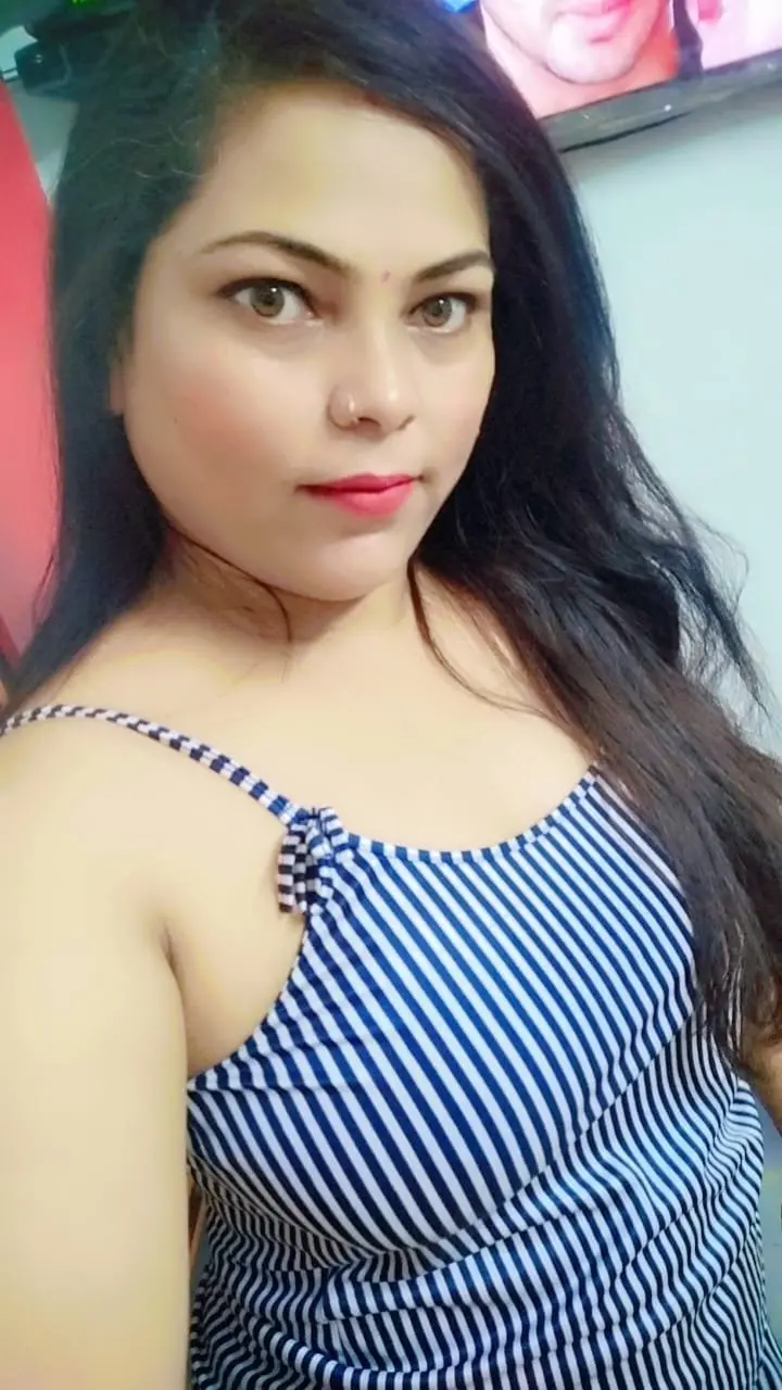 Cam Show & Meet available - Photo 3