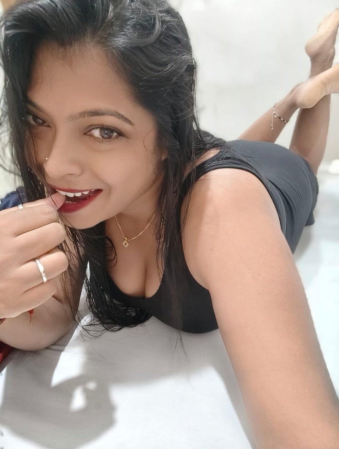 My self Shivani cam show an - escort in Hyderabad