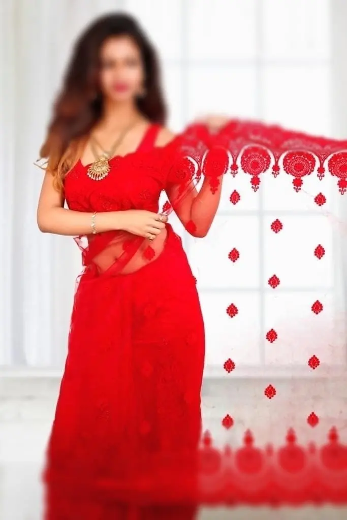 I'm Hot Girl In Saree Here  - Photo 2