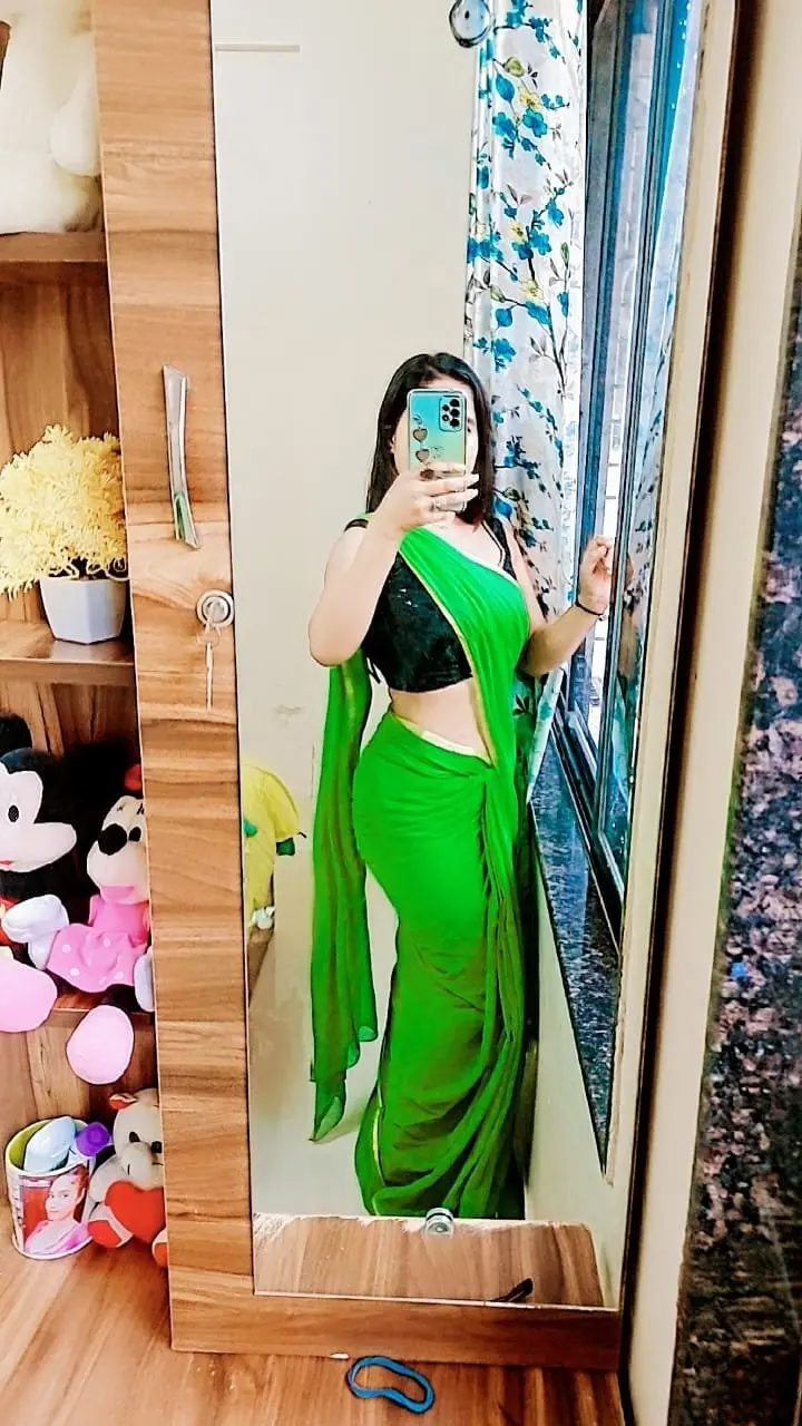 I'm Hot Girl In Saree Here  - Photo 1