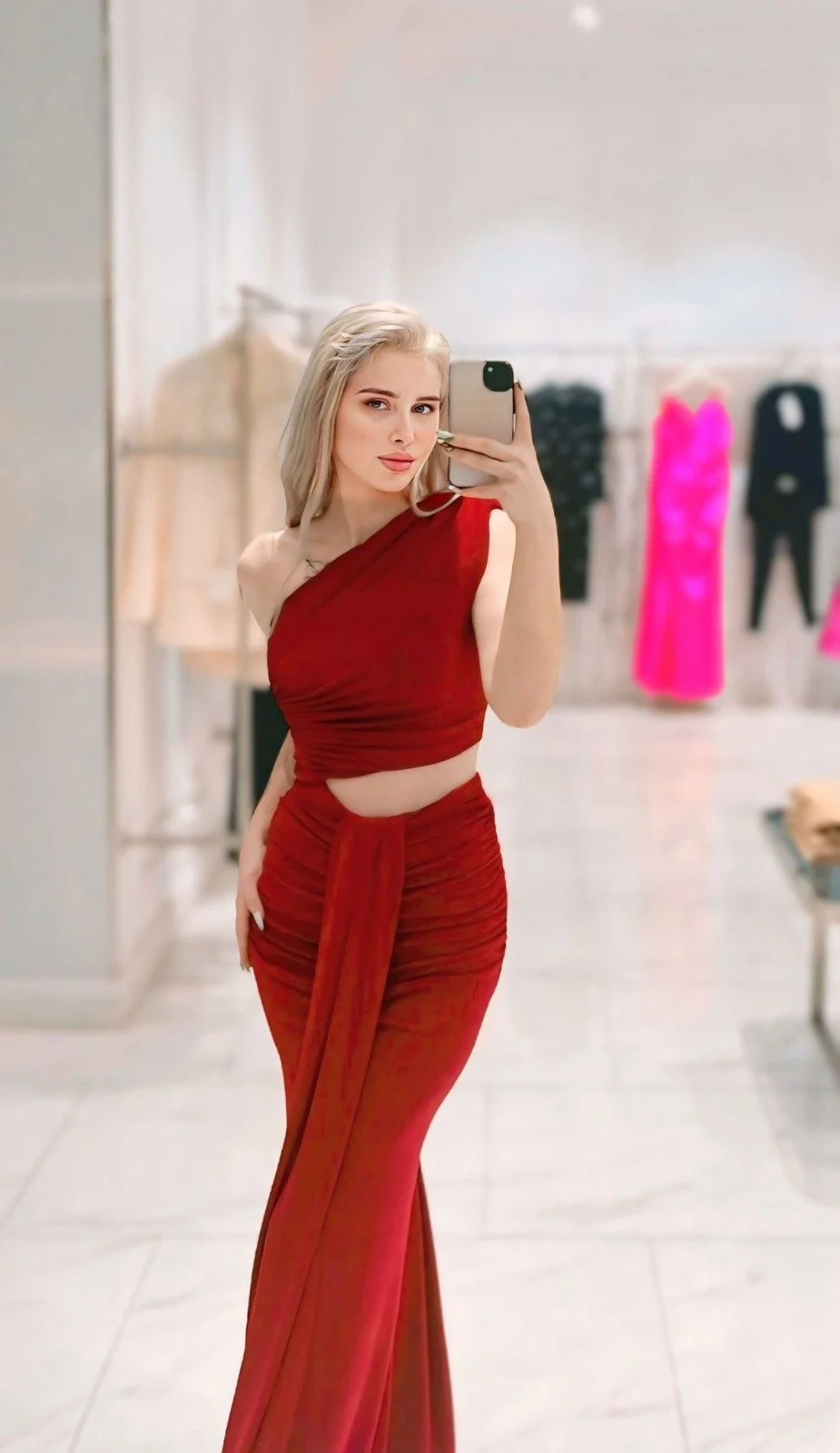 Roz – escort in Dubai - Photo 1