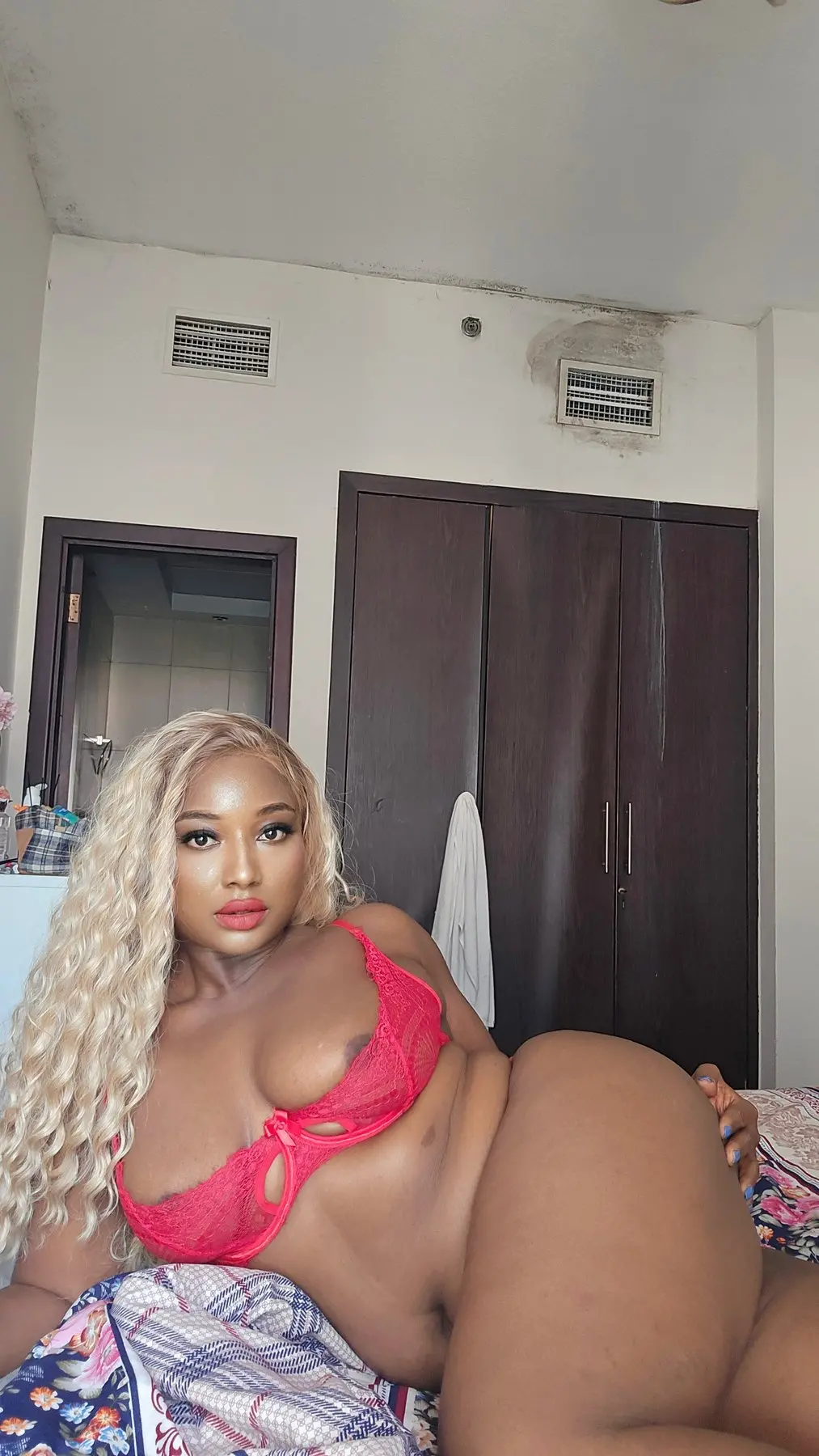 Squirting cloe – Tanzanian  - Photo 3