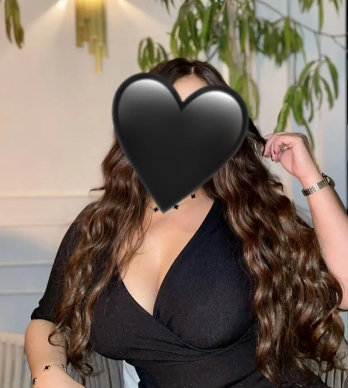 Sara – Syrian escort in Dubai - Photo 1