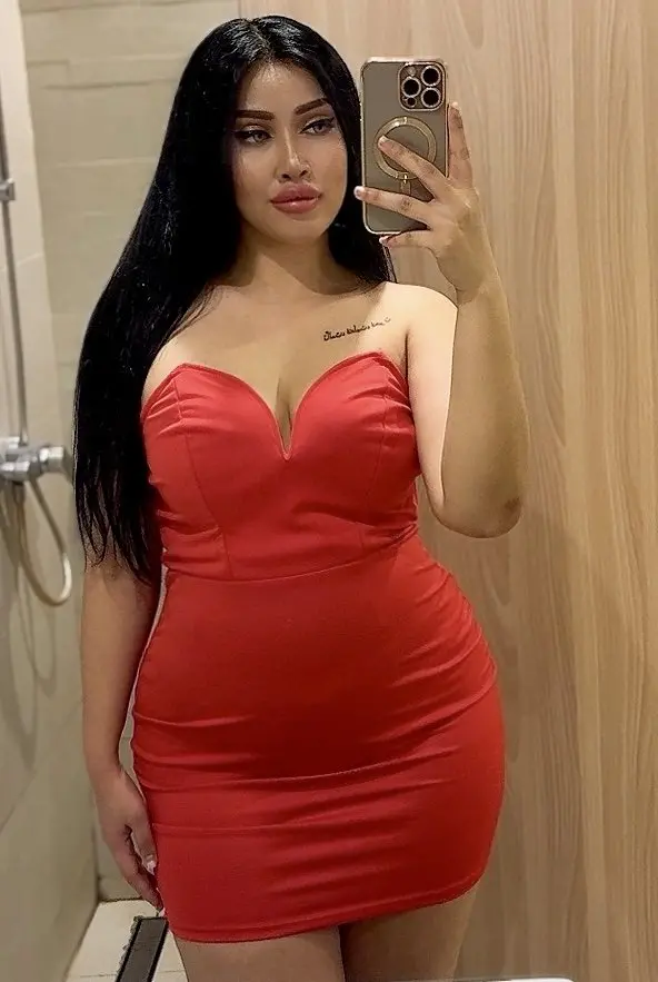 Farah – Indonesian escort in Dubai - Photo 3