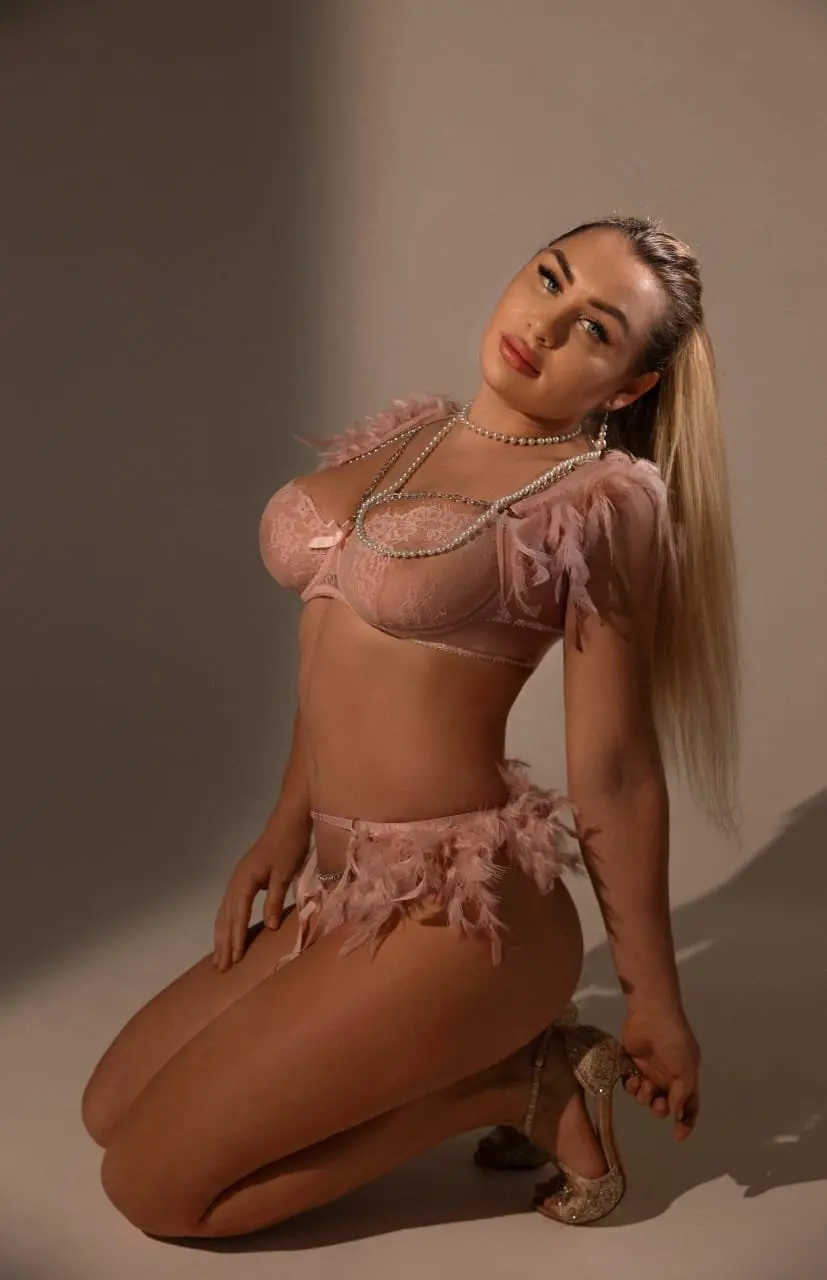 ElIZA – Belarusian escort in Dubai - Photo 2